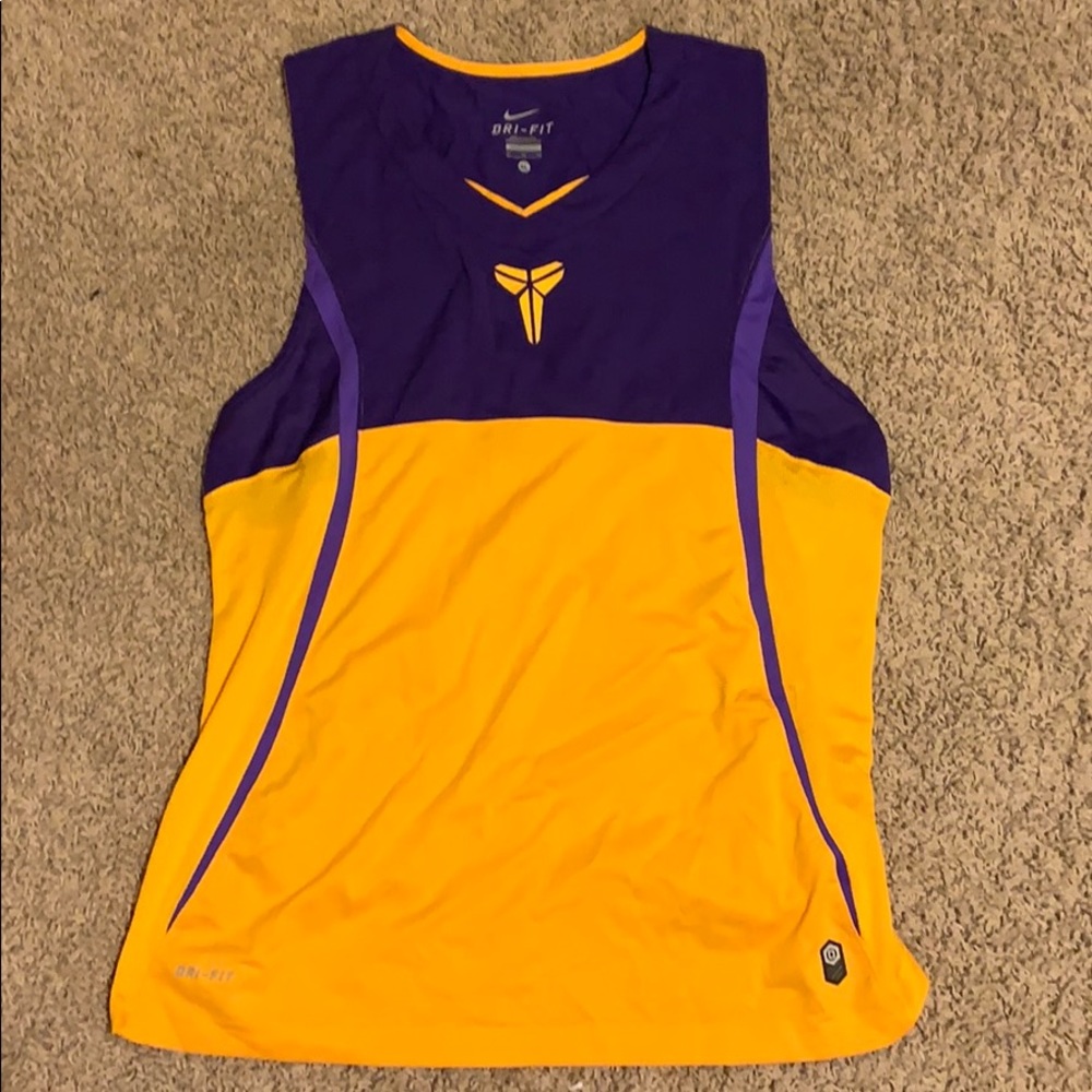 nike/kobe dri fit no sleeve shirt